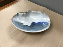 Load image into Gallery viewer, Art Pottery Baking Shell