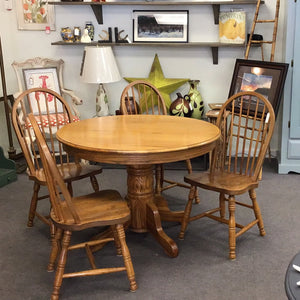 Round Oak Table ,4 chairs 42" 18" leaf