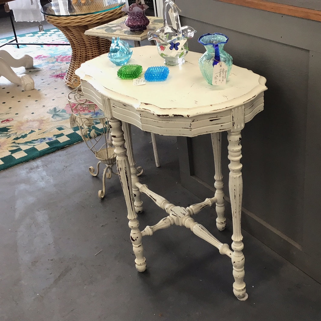 Shabby White Oval Table
